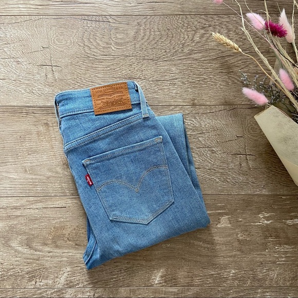 Levi's Denim - Levi’s 721 High Rise Skinny Jeans size 25